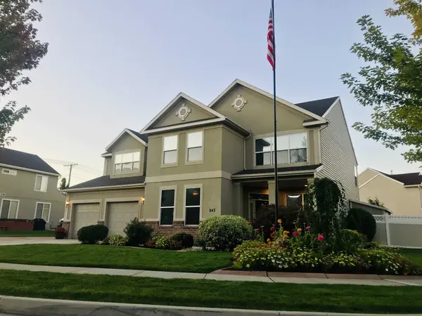 321 Main St
