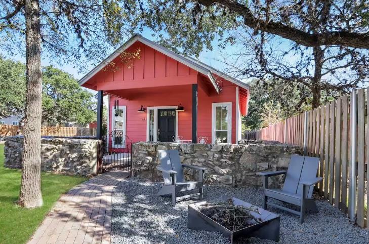 Turnkey STR in Dripping Springs, TX