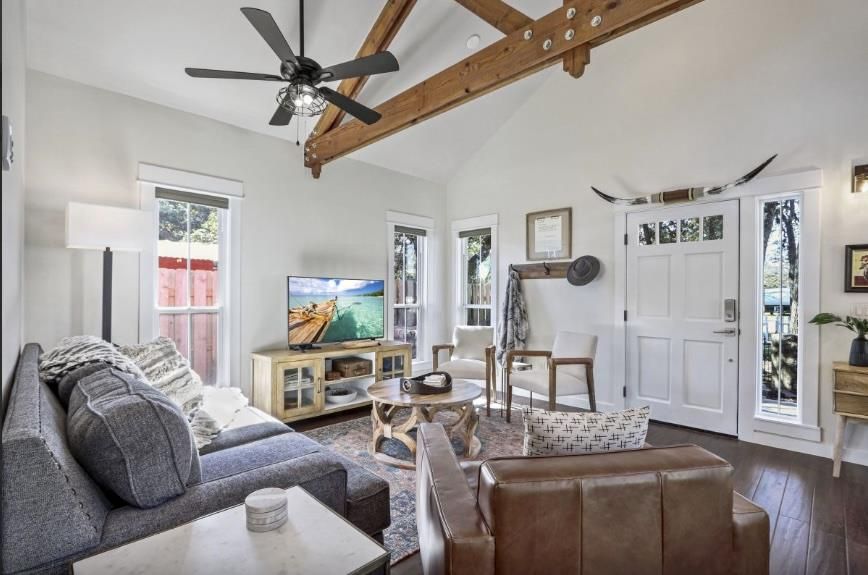 Turnkey STR in Dripping Springs, TX