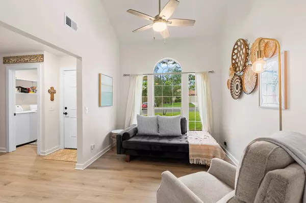 215 Crystal Knoll BLVD, Georgetown, TX 78626