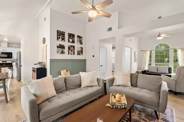 215 Crystal Knoll BLVD, Georgetown, TX 78626