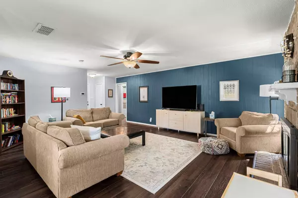 907 Cactus DR, Round Rock, TX 78681