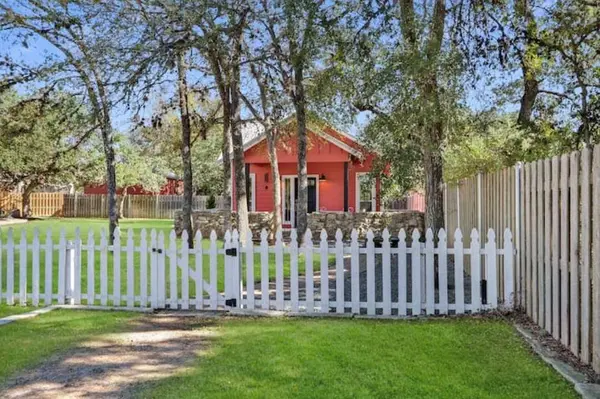 241 Haydon ST, Dripping Springs, TX 78620