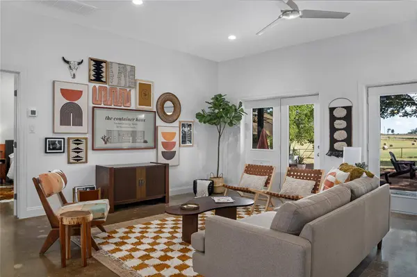 849 W Live Oak ST, Fredericksburg, TX 78624