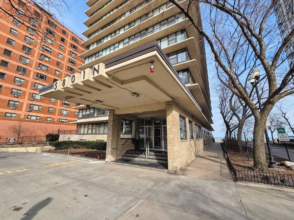 5801 N Sheridan RD #12B, Chicago, IL 60660