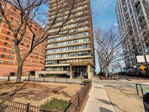 5801 N Sheridan RD #12B, Chicago, IL 60660