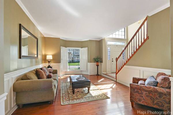 4000 PEARTREE DR, Lake In The Hills, IL 60156