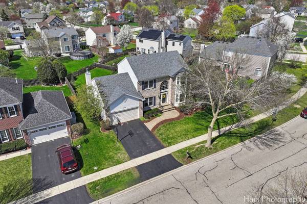 4000 PEARTREE DR, Lake In The Hills, IL 60156