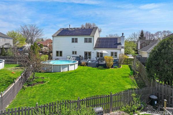 4000 PEARTREE DR, Lake In The Hills, IL 60156