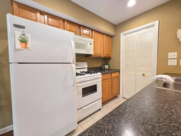 1196 COVE DR #151C, Prospect Heights, IL 60070