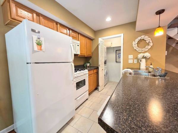 1196 COVE DR #151C, Prospect Heights, IL 60070