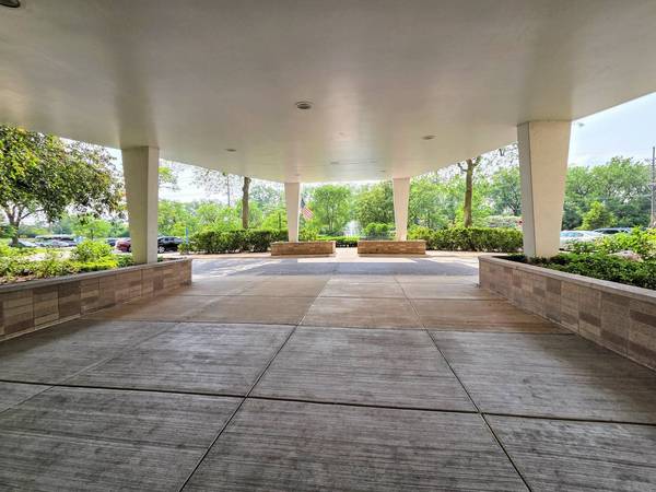 6833 N Kedzie AVE #816, Chicago, IL 60645