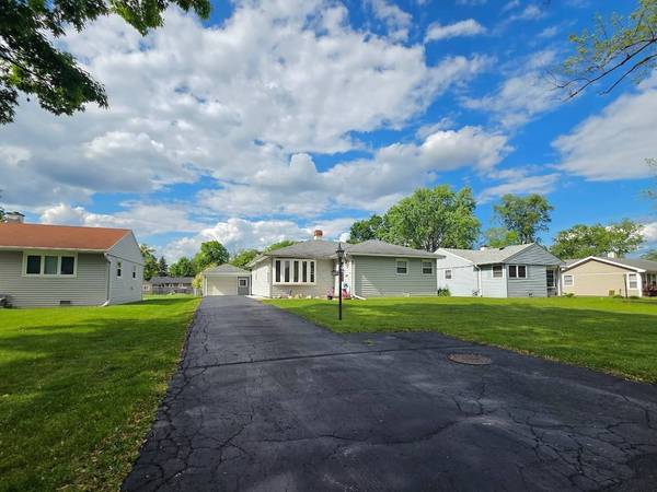 2310 Eastman ST, Rolling Meadows, IL 60008