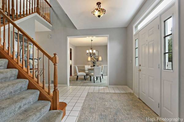 768 Wexford CT, Grayslake, IL 60030