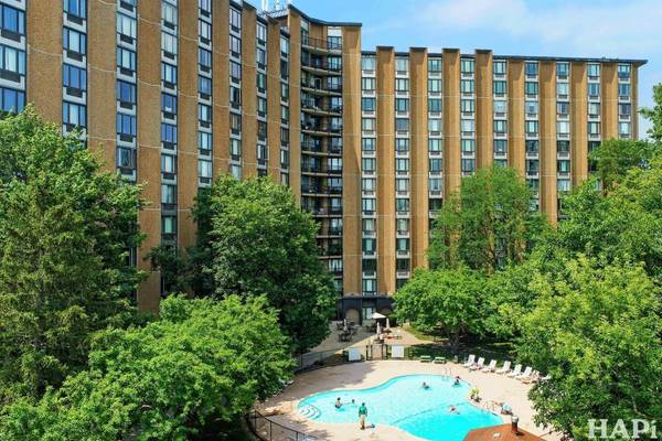 1 Renaissance PL #1119, Palatine, IL 60067