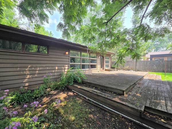 773 Lomond DR, Mundelein, IL 60060