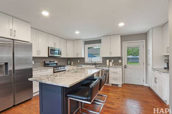 108 S Hickory ST, Palatine, IL 60067