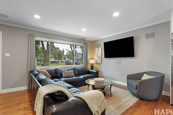 108 S Hickory ST, Palatine, IL 60067