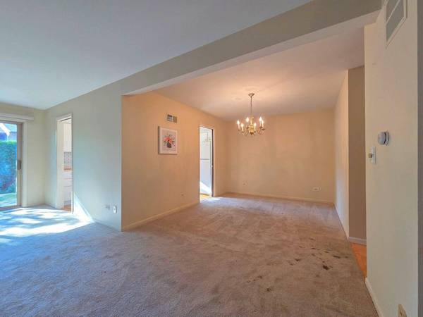 1833 Wildberry DR #E, Glenview, IL 60025