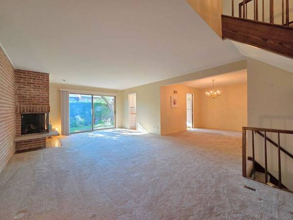 1833 Wildberry DR #E, Glenview, IL 60025