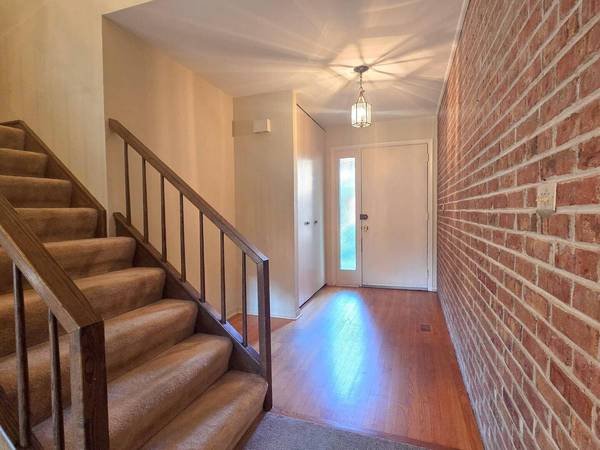 1833 Wildberry DR #E, Glenview, IL 60025