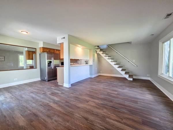 1672 Cornell DR, Hoffman Estates, IL 60169