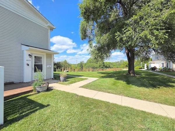 1672 Cornell DR, Hoffman Estates, IL 60169