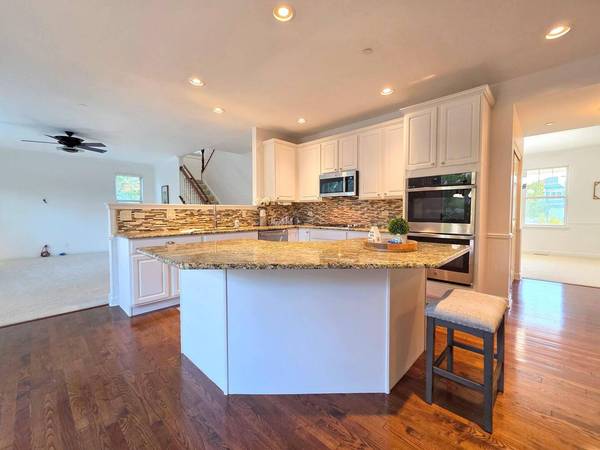 10174 Hopkins ST, Huntley, IL 60142