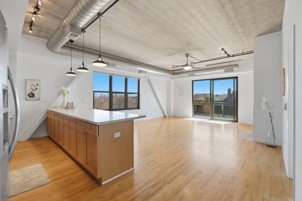 1735 W Diversey Pkwy #409, Chicago, IL 60614