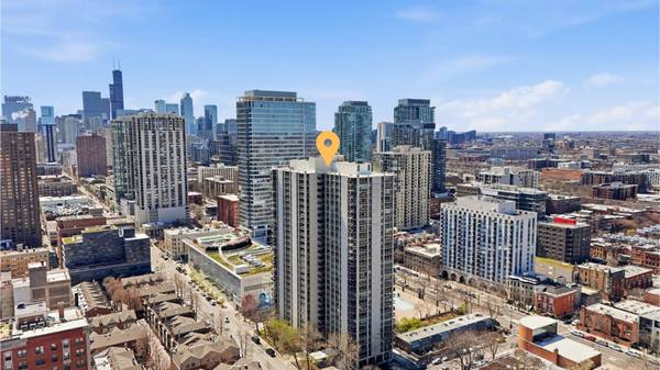 1255 N Sandburg TER #2906E, Chicago, IL 60610
