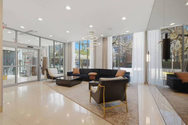 1255 N Sandburg TER #2906E, Chicago, IL 60610