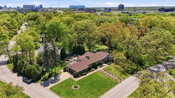 29 Brookdale LN, Palatine, IL 60067