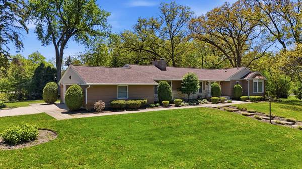 29 Brookdale LN, Palatine, IL 60067