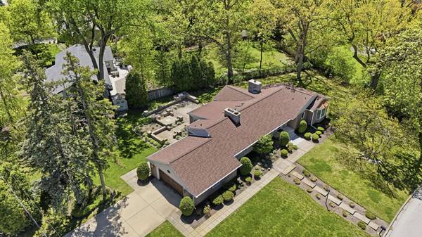 29 Brookdale LN, Palatine, IL 60067