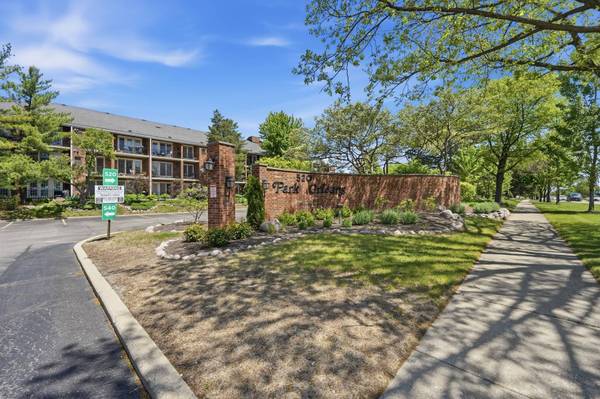 520 Biesterfield RD #119F, Elk Grove Village, IL 60007