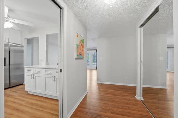 520 Biesterfield RD #119F, Elk Grove Village, IL 60007