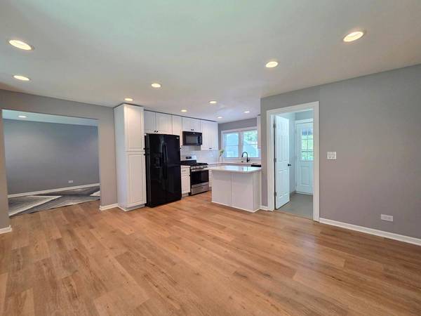3823 E Wonder Lake RD, Wonder Lake, IL 60097
