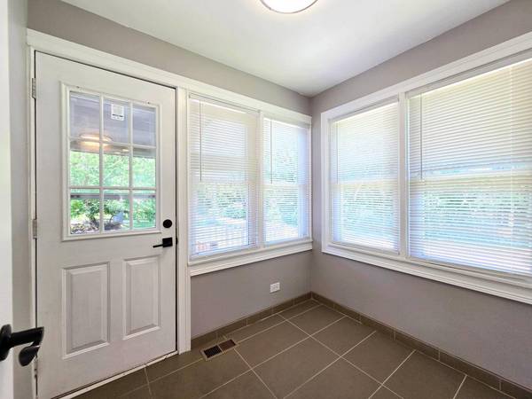 3823 E Wonder Lake RD, Wonder Lake, IL 60097