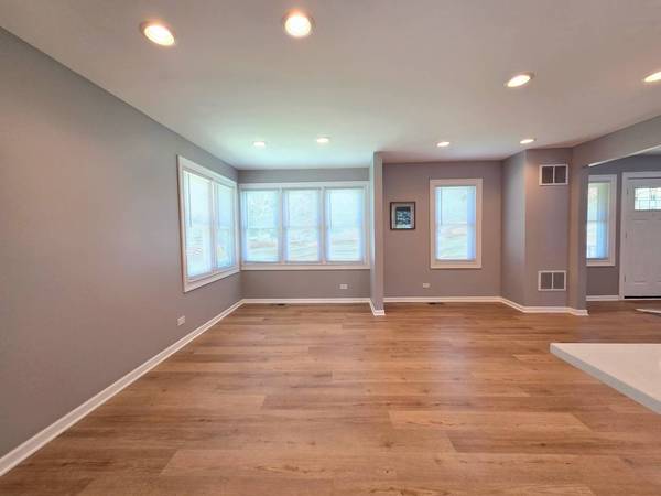 3823 E Wonder Lake RD, Wonder Lake, IL 60097