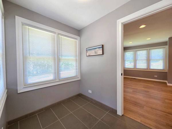 3823 E Wonder Lake RD, Wonder Lake, IL 60097
