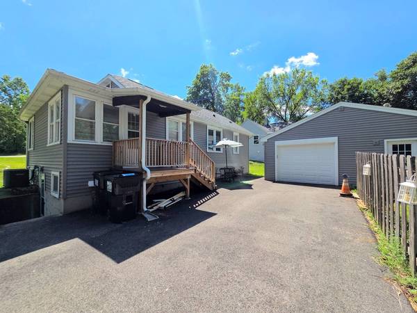 3823 E Wonder Lake RD, Wonder Lake, IL 60097