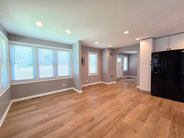 3823 E Wonder Lake RD, Wonder Lake, IL 60097
