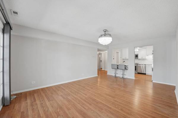520 Biesterfield RD #119F, Elk Grove Village, IL 60007