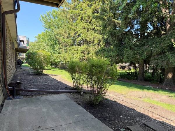 889 TRACE DR #107, Buffalo Grove, IL 60089