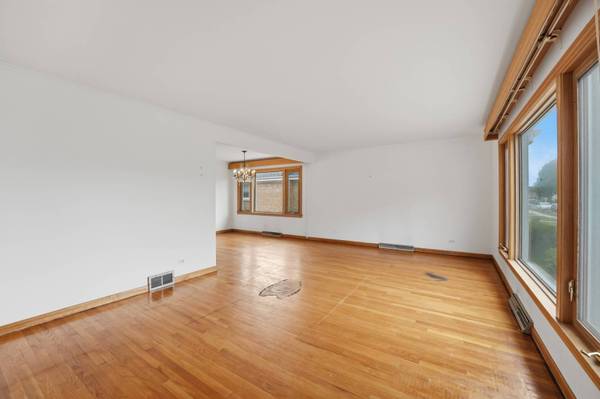 4847 N Sayre AVE, Chicago, IL 60656