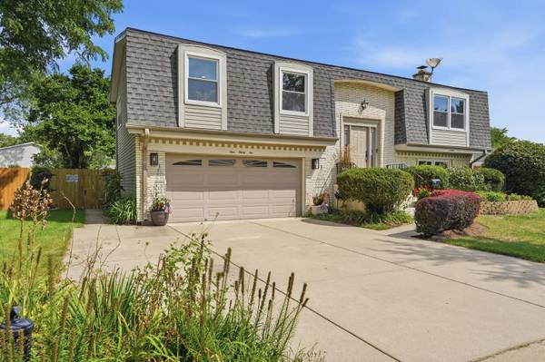 132 W King Arthur CT