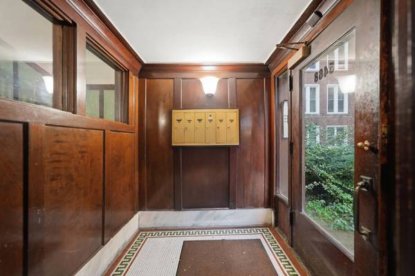 5468 S Woodlawn AVE #2E, Chicago, IL 60615