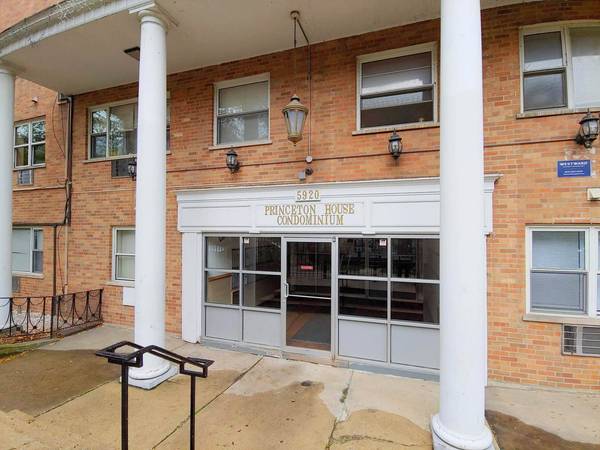 5920 N Kenmore AVE #202