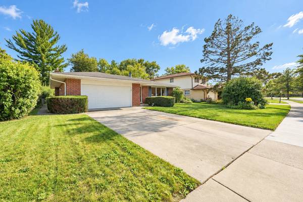 1723 E Maya LN