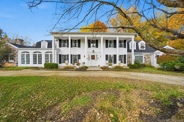 248 Aberdeen DR, Barrington Hills, IL 60010